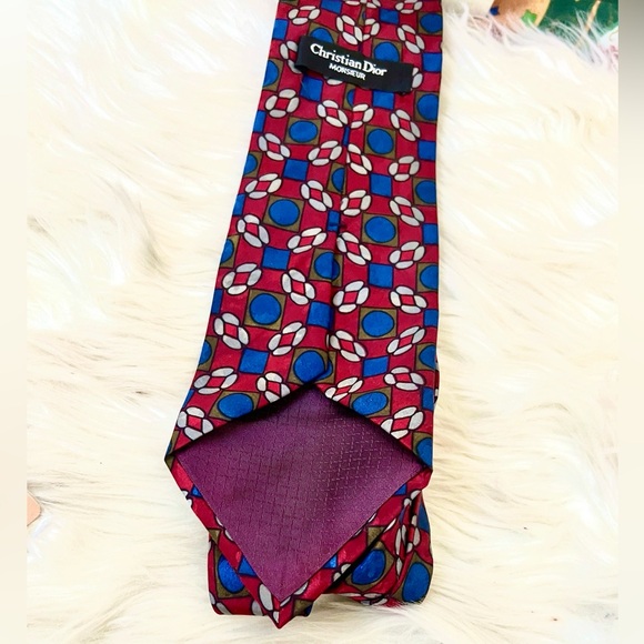 Christian Dior Vintage Monsieur necktie featuring a geometric pattern - Picture 7 of 8